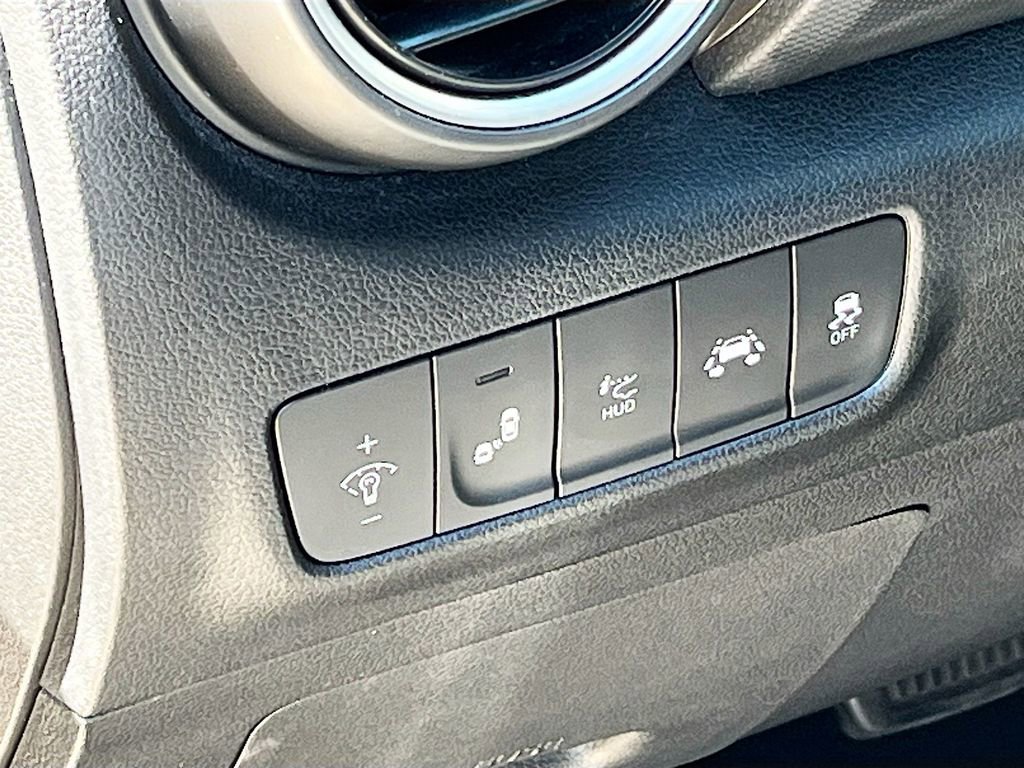 Used 2021 Hyundai Kona Ultimate image 10