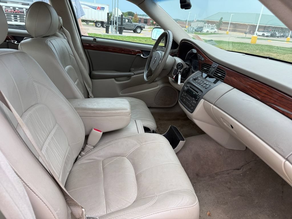 Used 2005 Cadillac De Ville FWD image 35