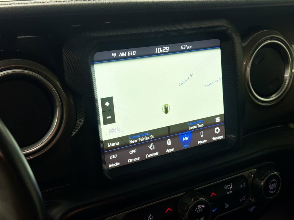 Used 2023 Jeep Wrangler Sahara w/ Cold Weather Group image 14