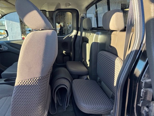 Used 2011 Nissan Frontier SV AWD/4WD image 18