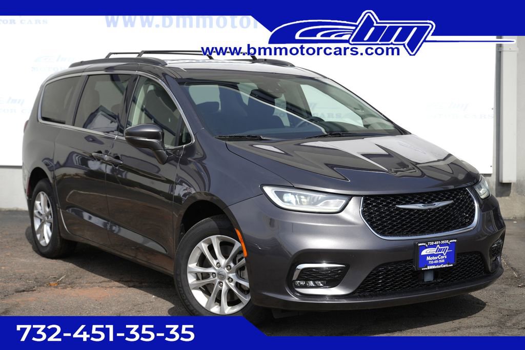 Used 2021 Chrysler Pacifica Touring image 1