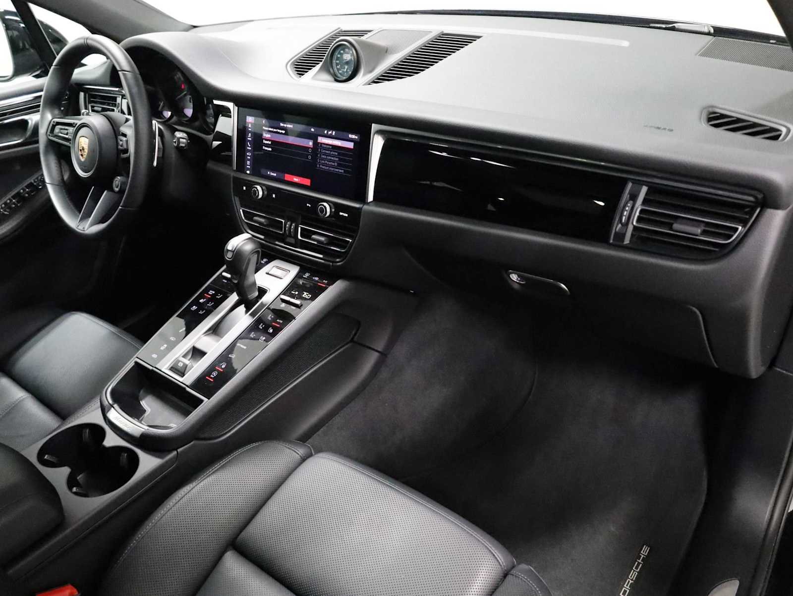 Certified 2025 Porsche Macan S AWD/4WD image 6