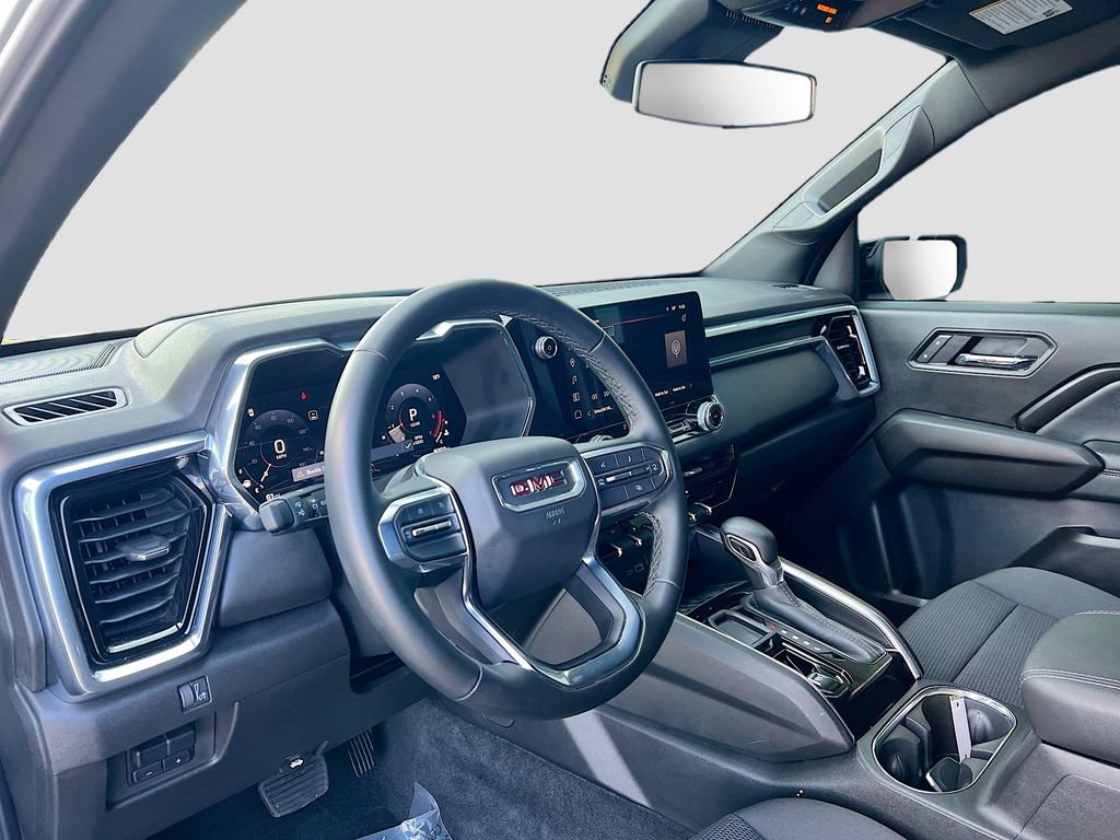 Used 2025 GMC Canyon Elevation w/ Technology Package RWD image 9