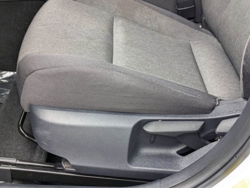 Used 2025 Toyota Camry LE image 15