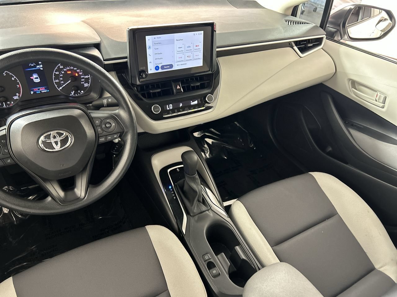 Used 2025 Toyota Corolla LE FWD image 23