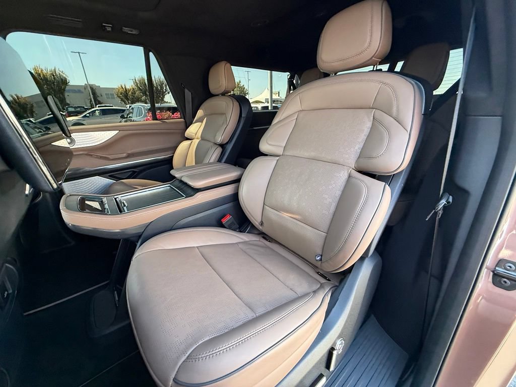 Used 2025 Lincoln Navigator L Black Label AWD/4WD image 15
