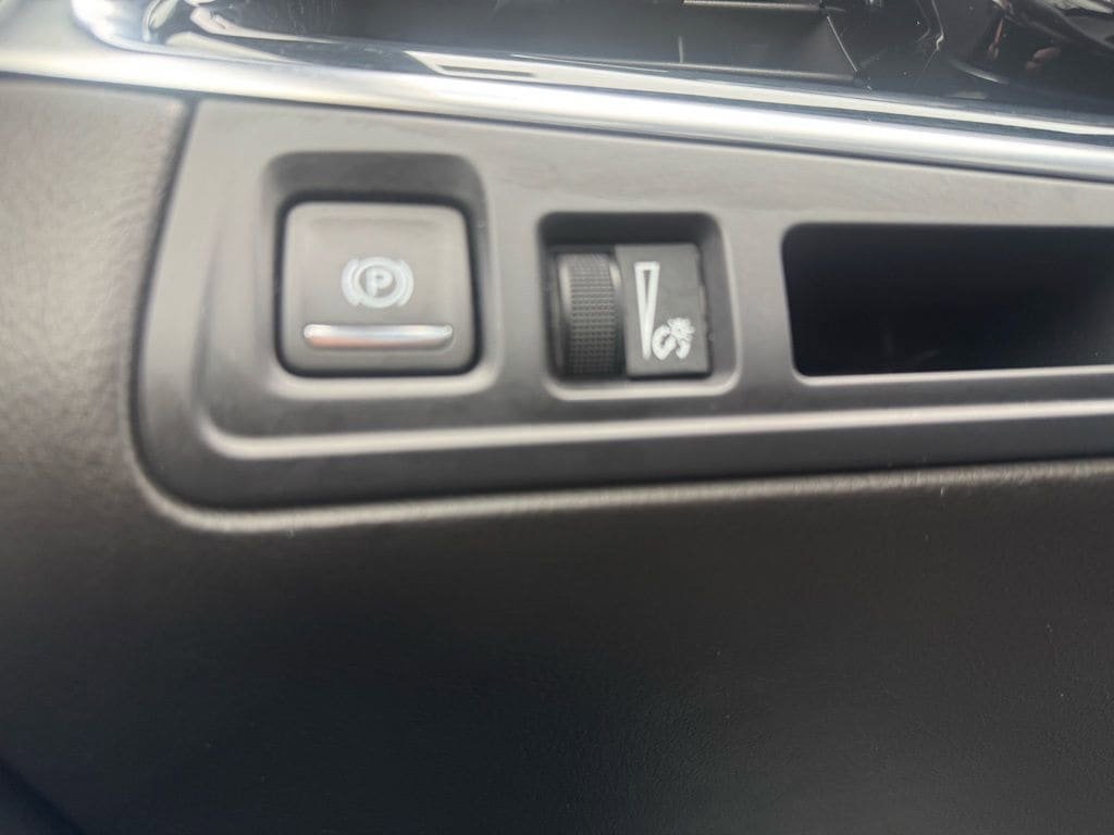 Used 2024 Cadillac XT5 Premium Luxury AWD/4WD image 17