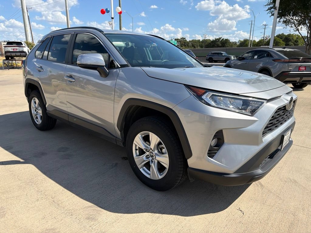Used 2020 Toyota RAV4 XLE w/ Convenience Package FWD image 9