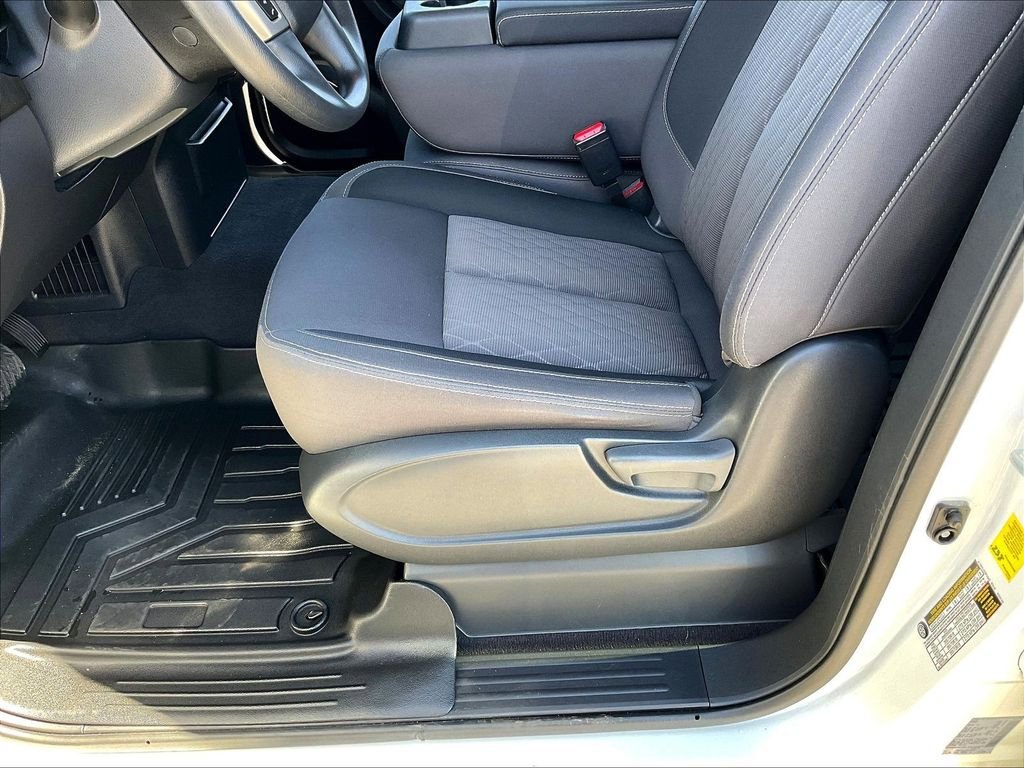 Used 2024 Nissan Titan SV w/ Accessory Utility Package AWD/4WD image 32