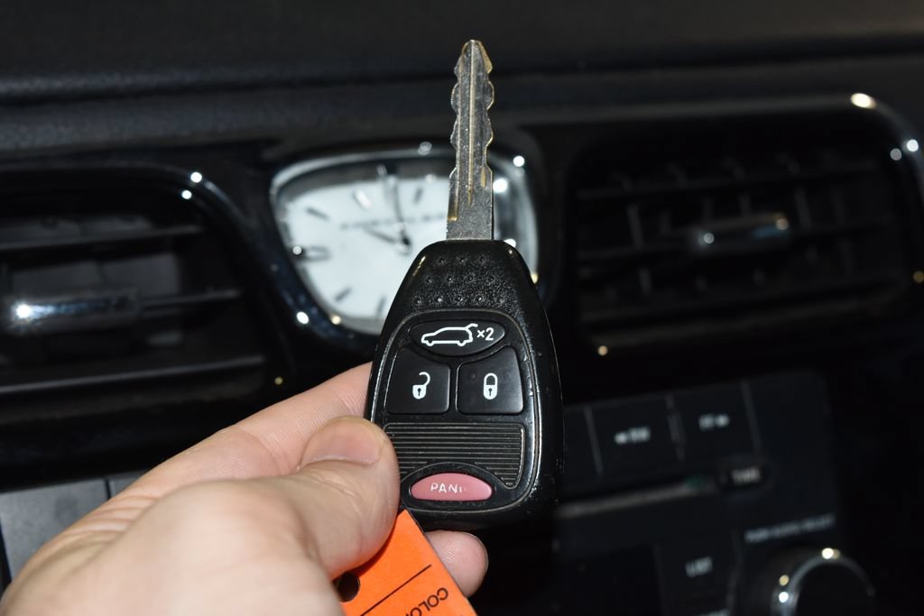 Used 2012 Chrysler 200 Touring FWD image 14