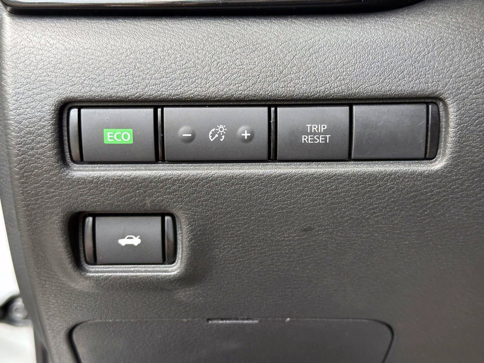 Certified 2020 Nissan Sentra SV w/ Electronics Package FWD image 16
