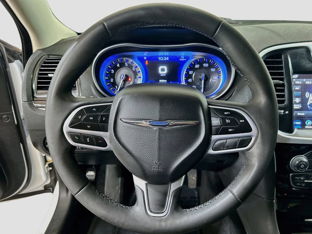Used 2023 Chrysler 300 Touring w/ Sport Appearance Package RWD image 9