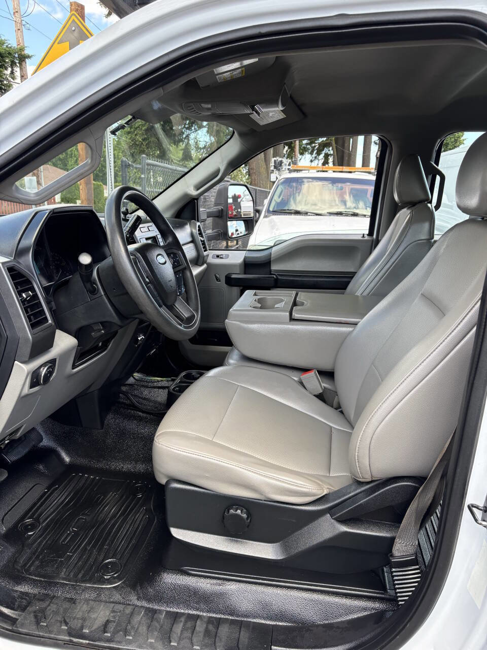 Used 2018 Ford F550 4x4 Crew Cab Super Duty image 19
