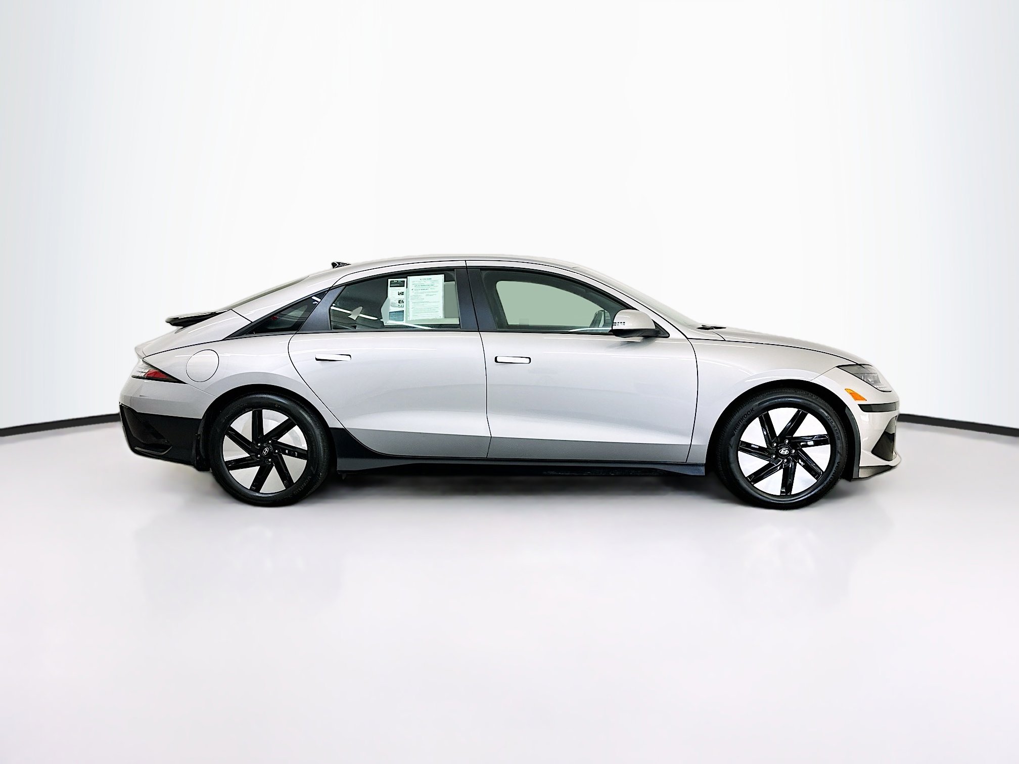 Used 2024 Hyundai Ioniq 6 SE AWD/4WD image 10