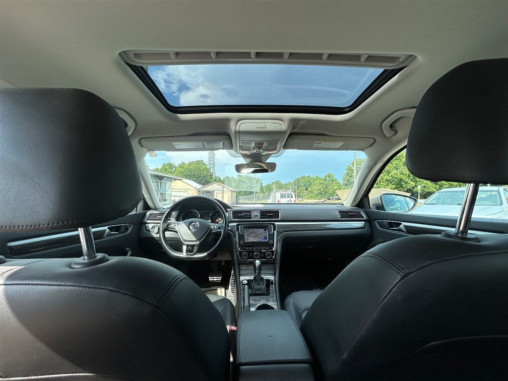 Used 2017 Volkswagen Passat 1.8T SEL Premium FWD image 31