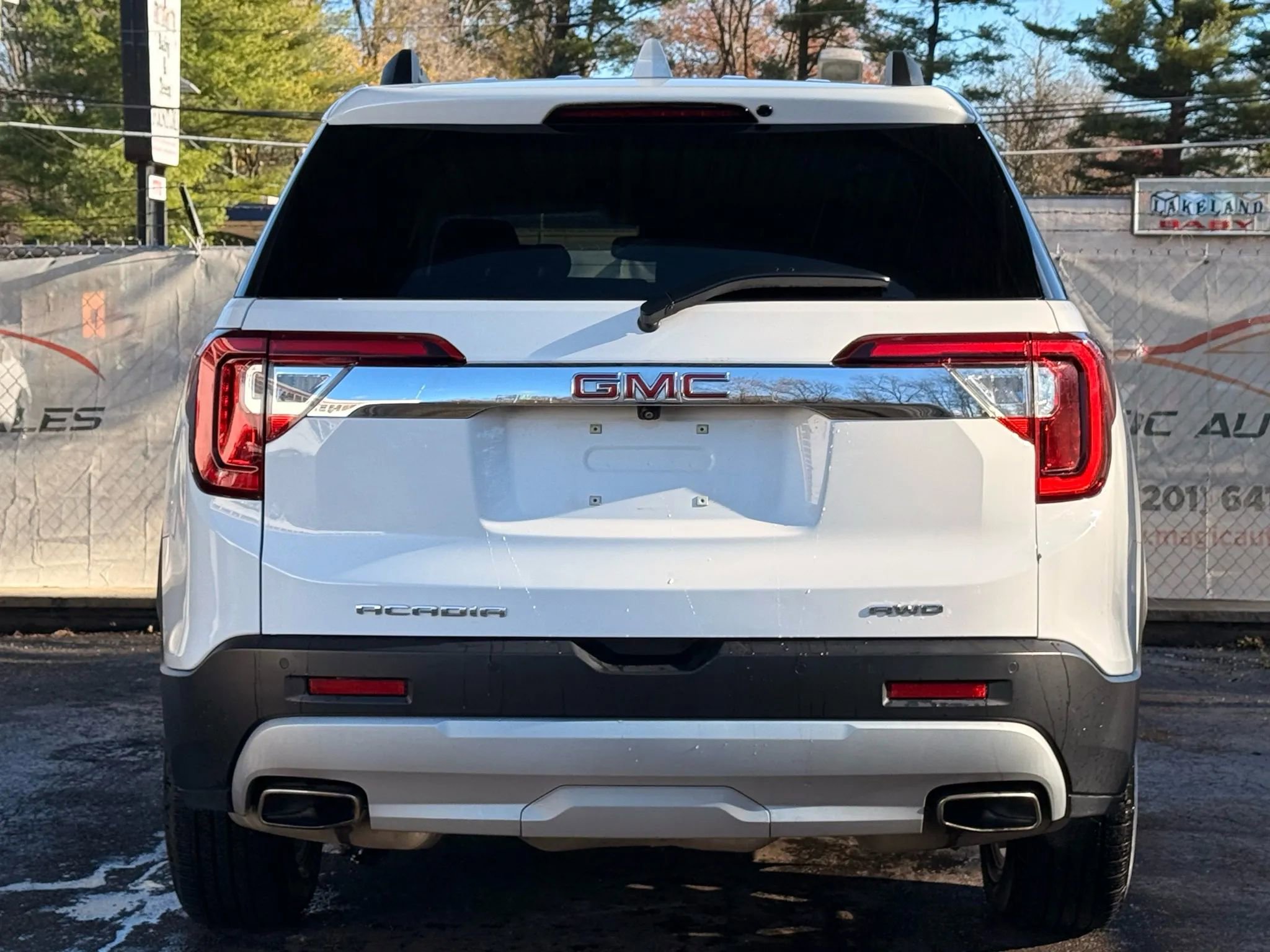 Used 2022 GMC Acadia SLT w/ LPO, Floor Liner Package image 58