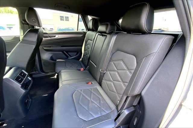 Used 2024 Volkswagen Atlas Cross Sport SE w/ Black Wheel Package AWD/4WD image 24