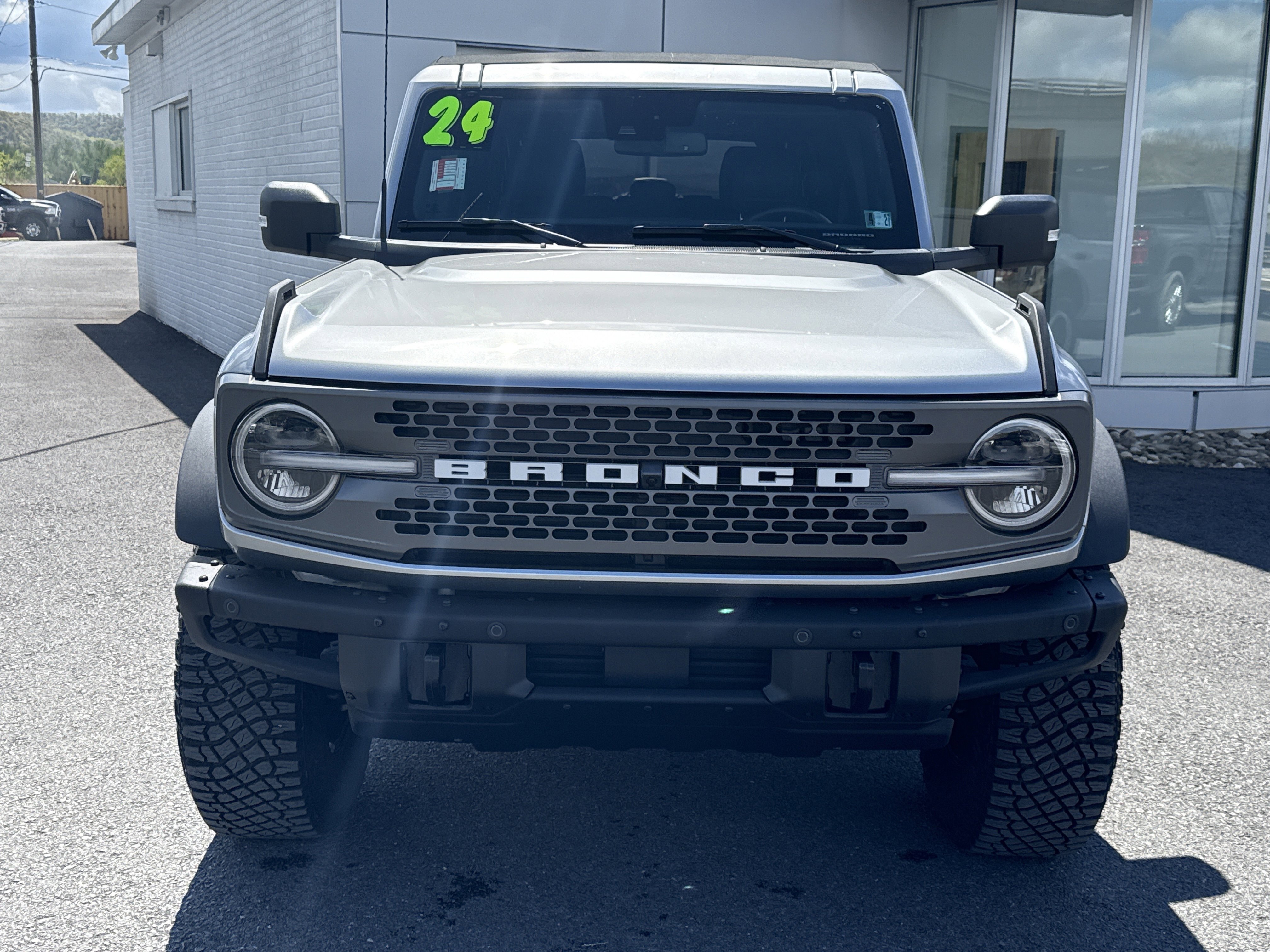 Used 2024 Ford Bronco Badlands AWD/4WD image 8
