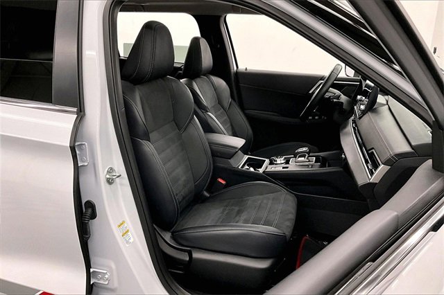 Used 2024 Mitsubishi Outlander Ralliart image 7