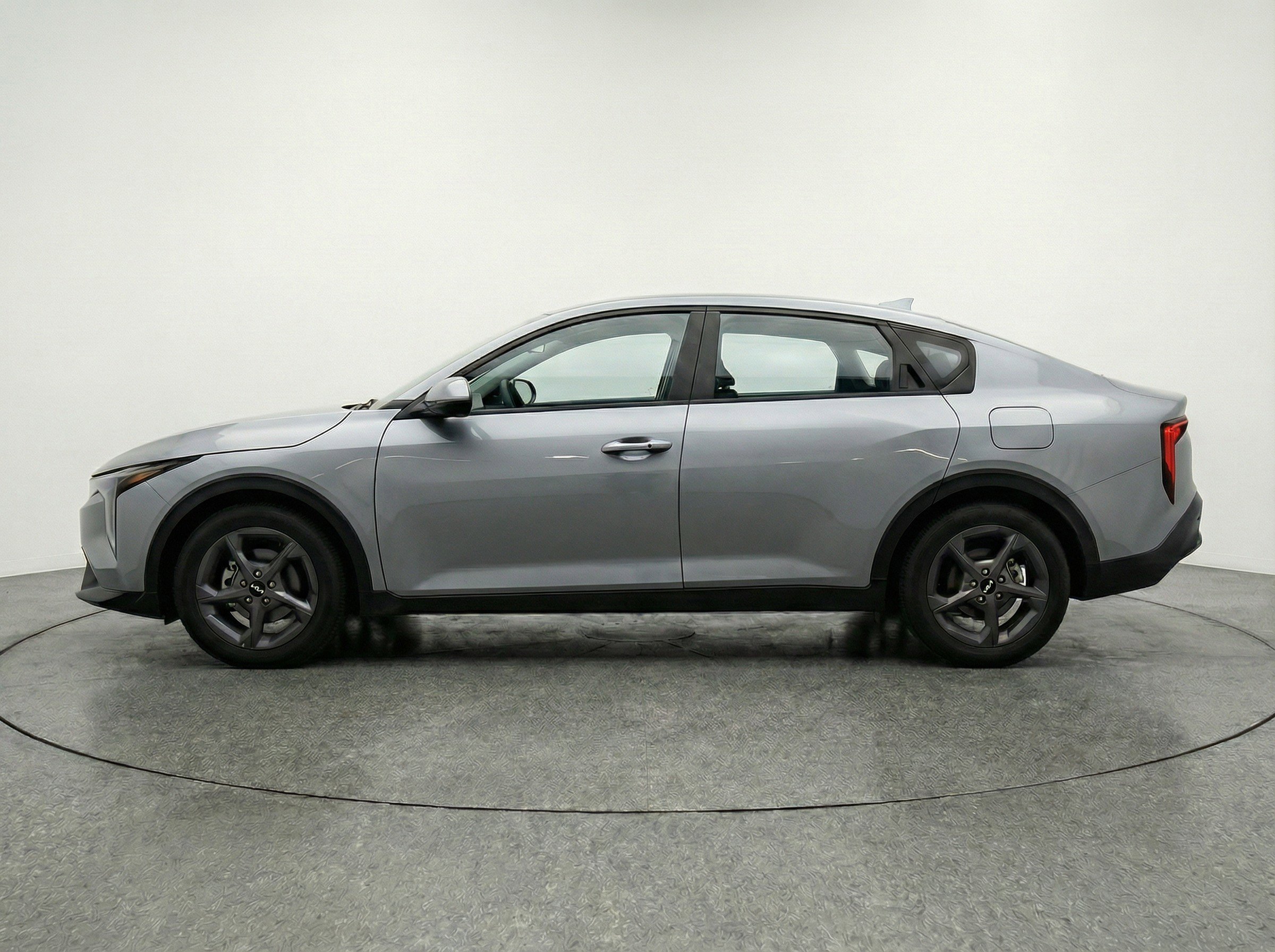 Used 2025 Kia K4 LXS image 5