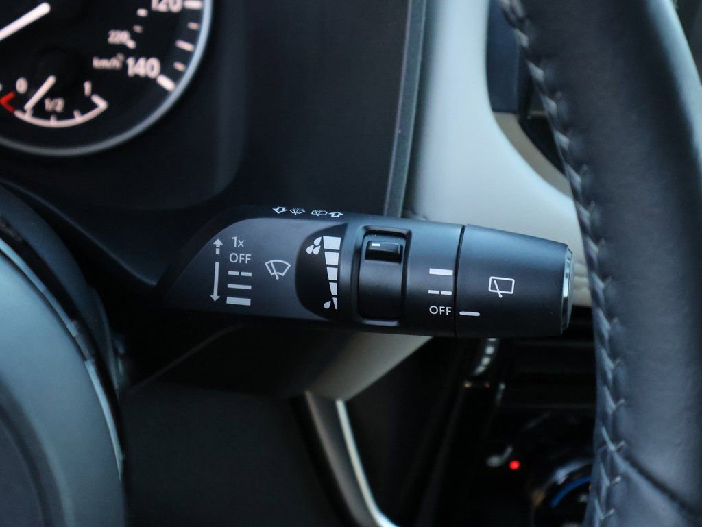 Used 2023 Nissan Rogue SL w/ SL Premium Package image 33