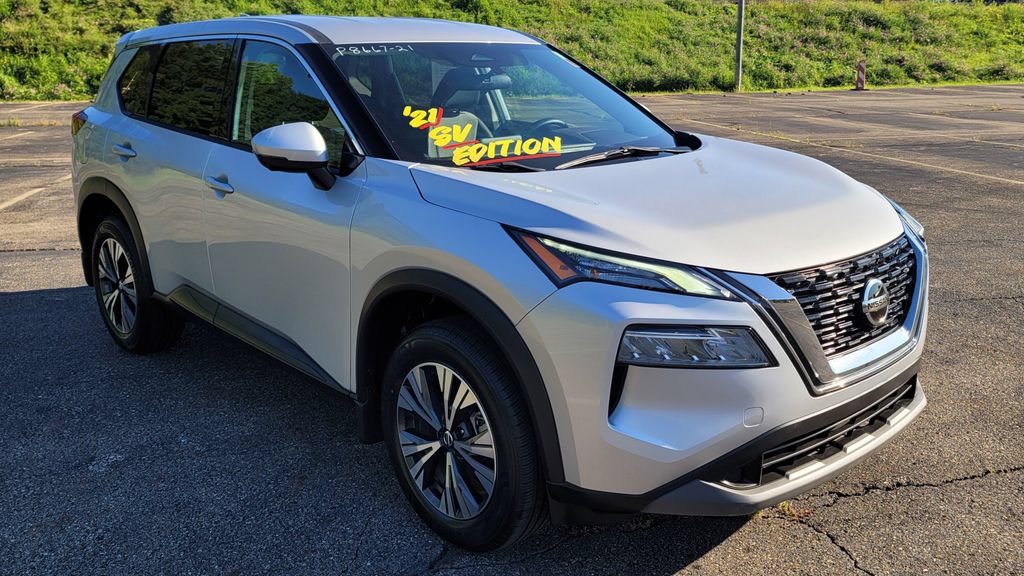Used 2021 Nissan Rogue SV FWD image 2