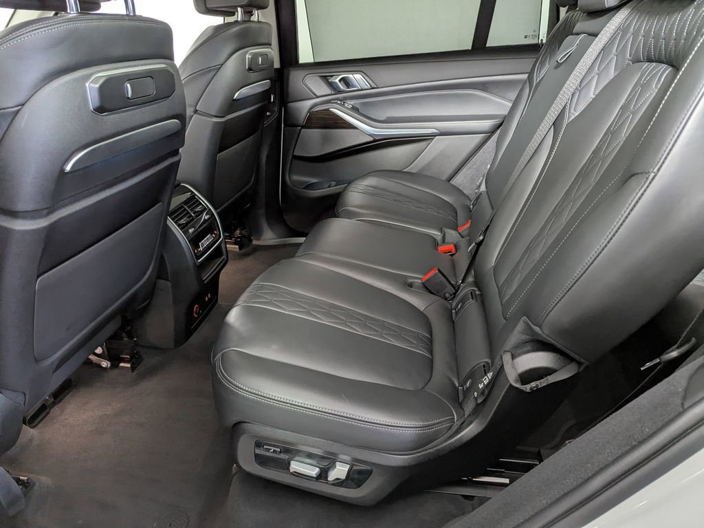 Used 2023 BMW X7 xDrive40i image 49