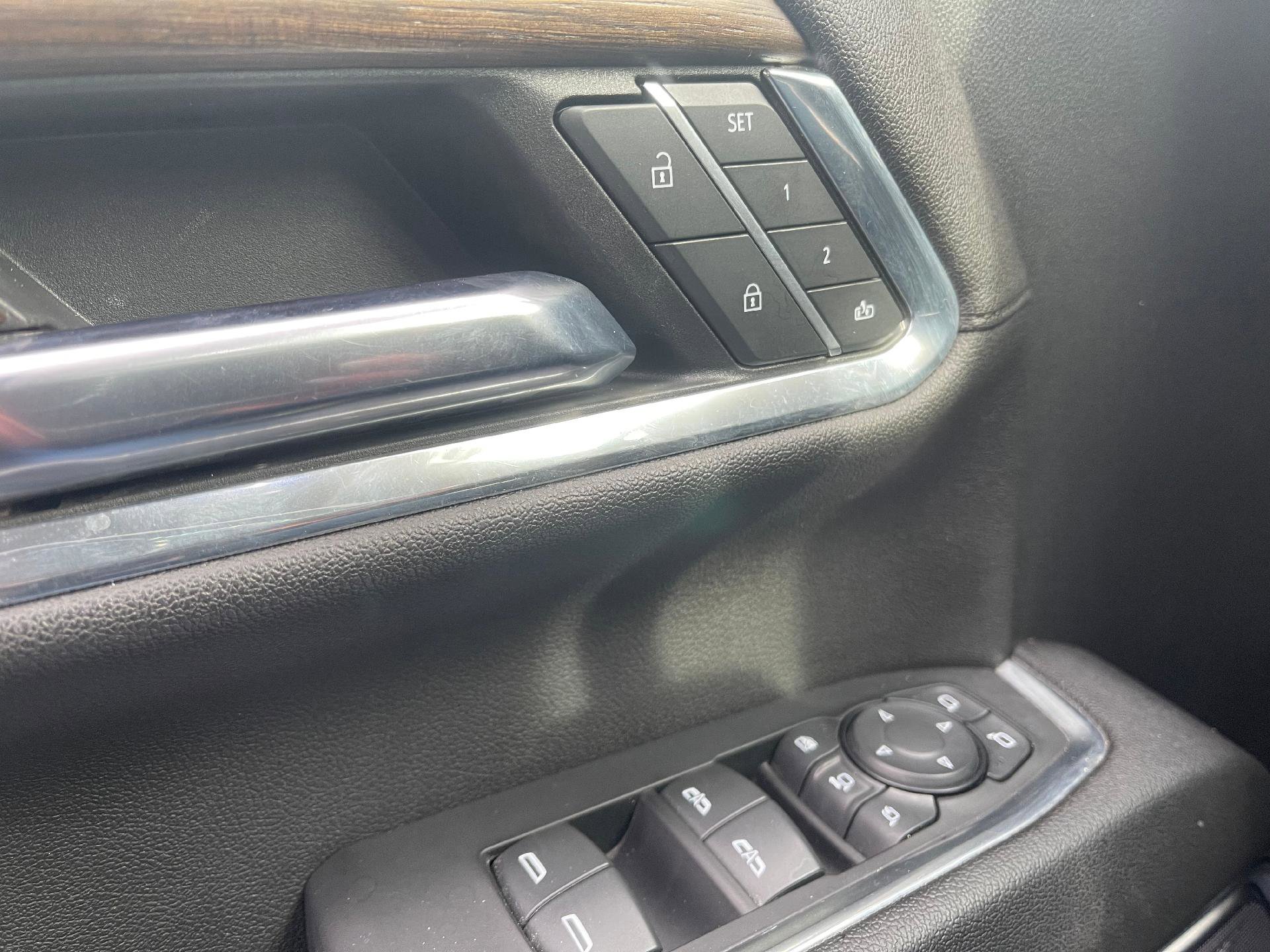 Used 2024 Chevrolet Silverado 2500 High Country w/ High Country Premium Package image 17