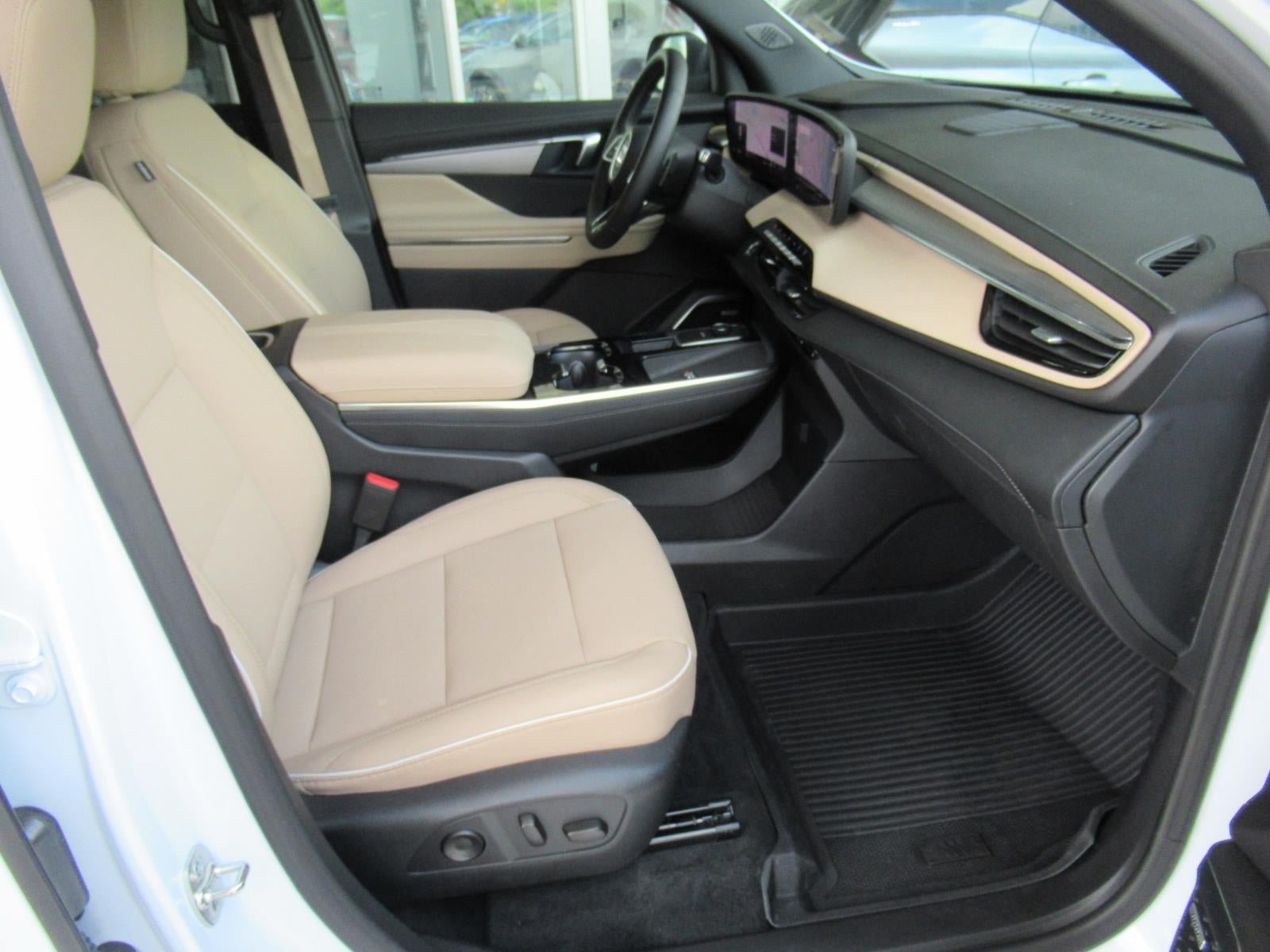 Used 2026 Buick Enclave Preferred w/ LPO, Floor Liner Package FWD image 9