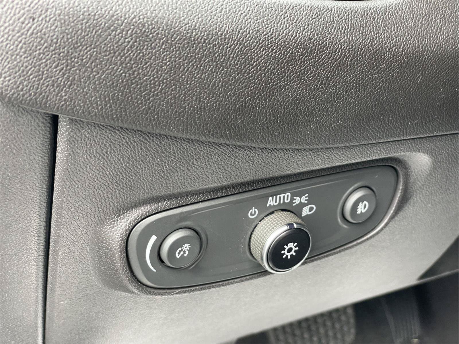 Used 2024 Chevrolet Equinox Premier w/ LPO, Floor Liner Package AWD/4WD image 24