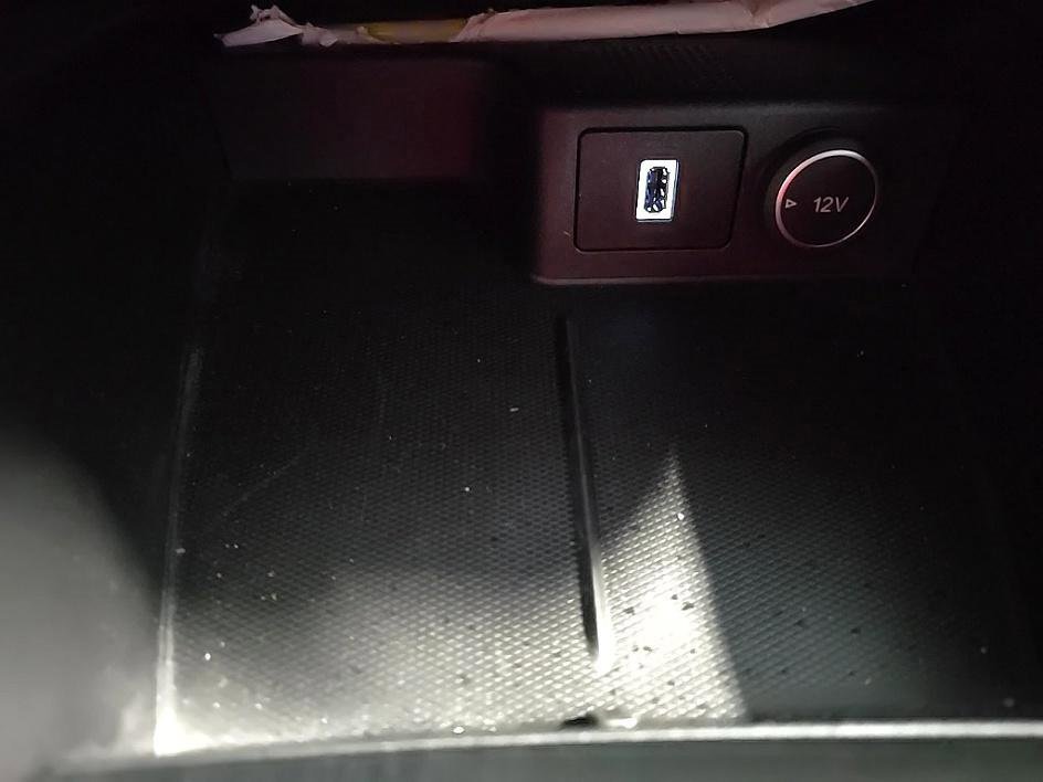 Used 2020 Ford Escape SE image 22