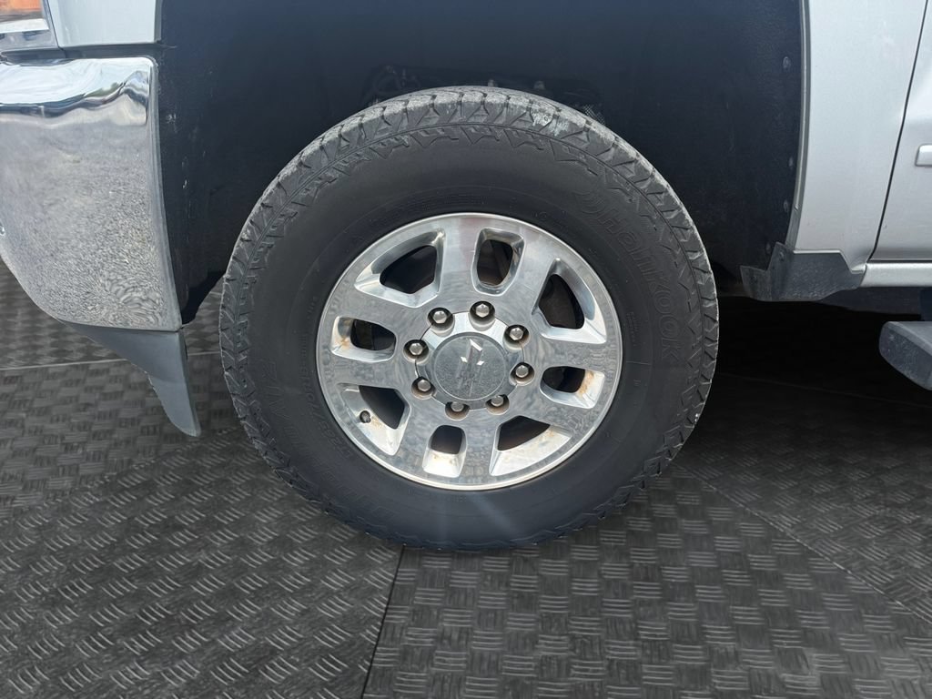 Used 2015 Chevrolet Silverado 2500 LT w/ LT Convenience Package AWD/4WD image 14