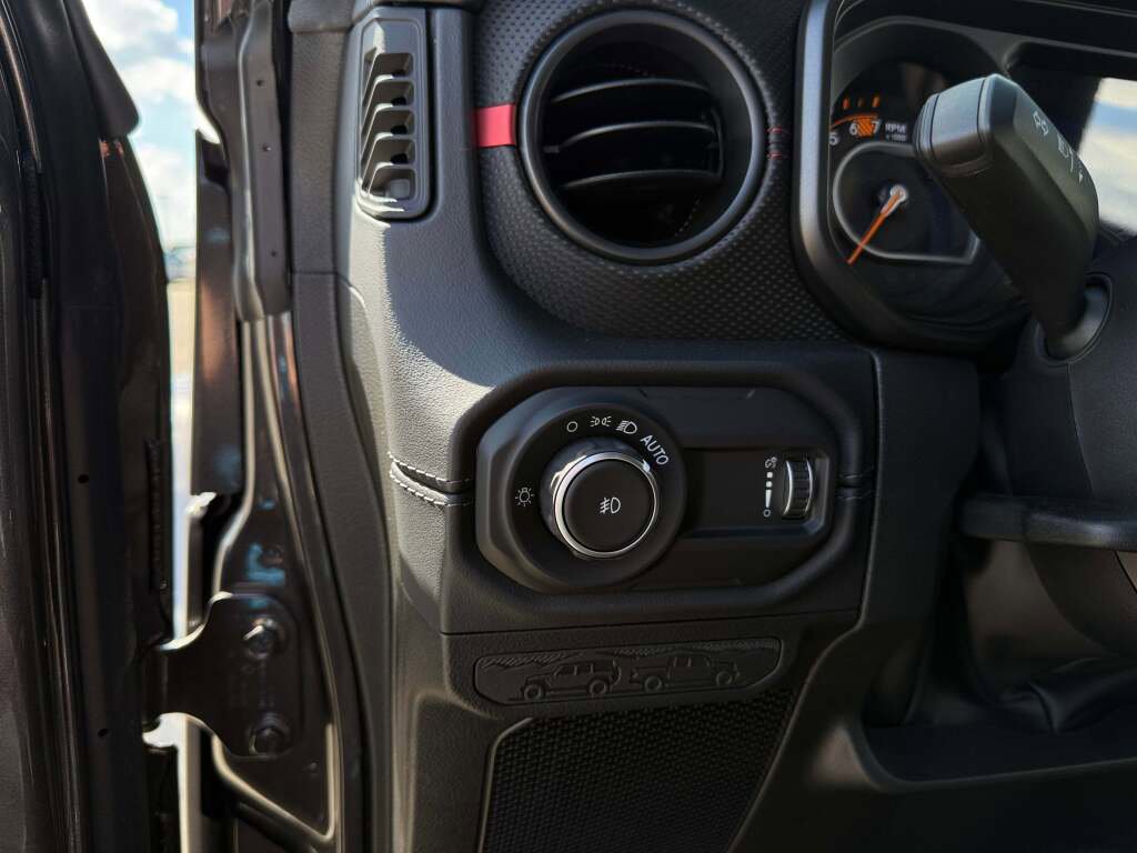 New 2025 Jeep Wrangler Unlimited Rubicon image 28