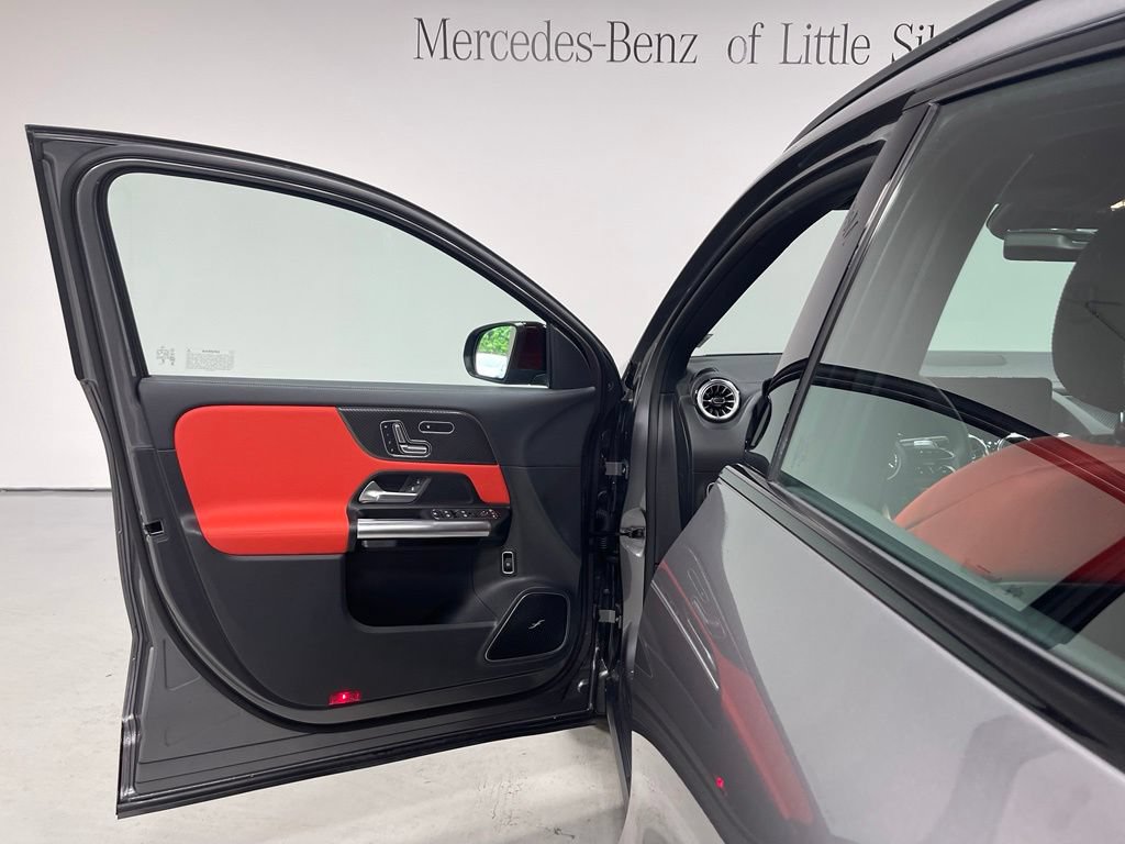 Used 2024 Mercedes-Benz GLA 35 AMG 4MATIC image 17