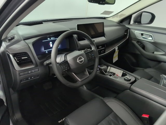 New 2026 Nissan Rogue Platinum image 9