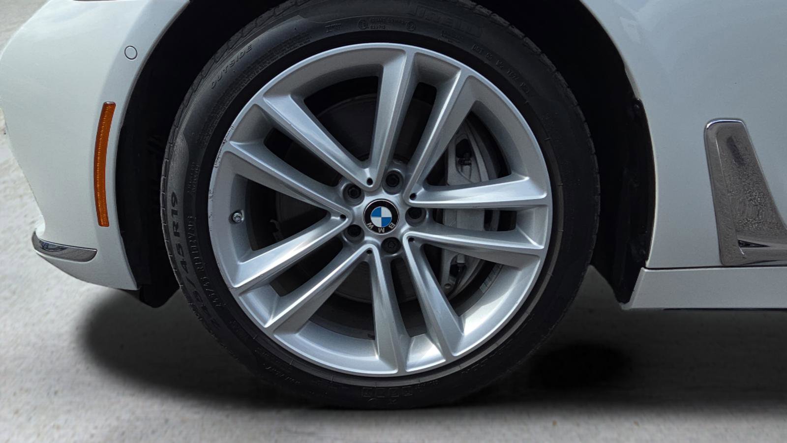 Used 2017 BMW 750i image 33