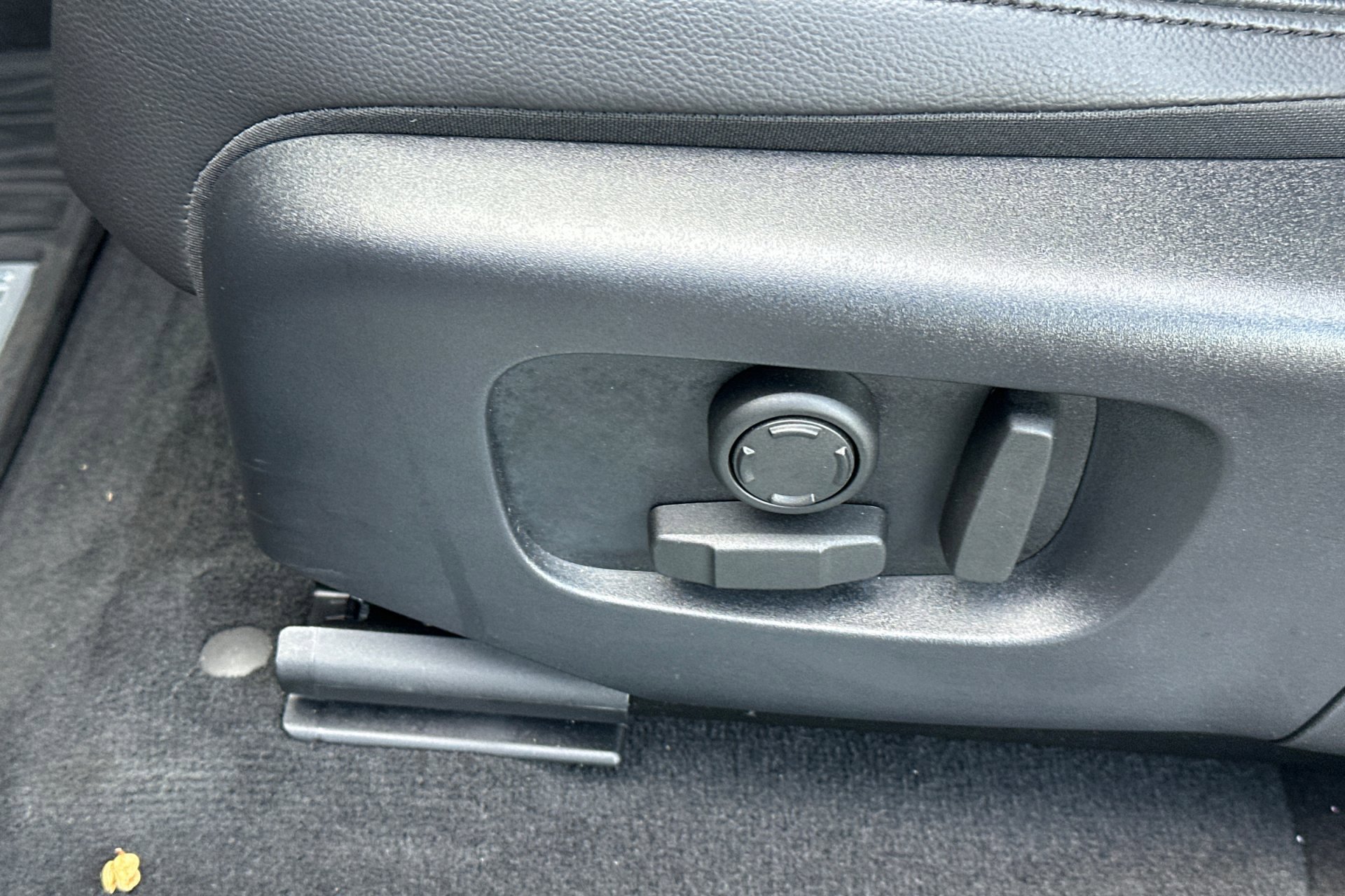 Used 2024 Land Rover Range Rover Evoque Dynamic SE image 21