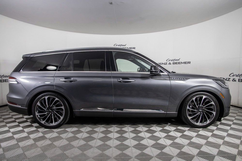 Used 2025 Lincoln Aviator Reserve w/ Equipment Group 201A image 12