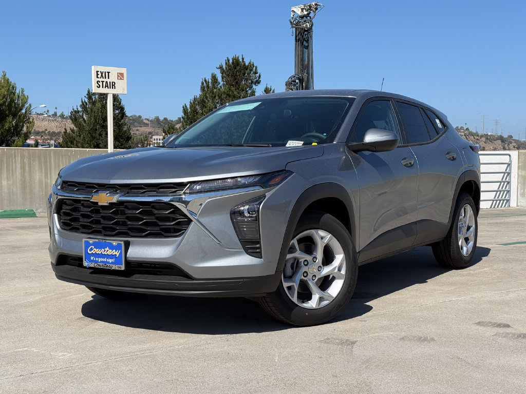New 2026 Chevrolet Trax LS w/ LS Convenience Package FWD image 3