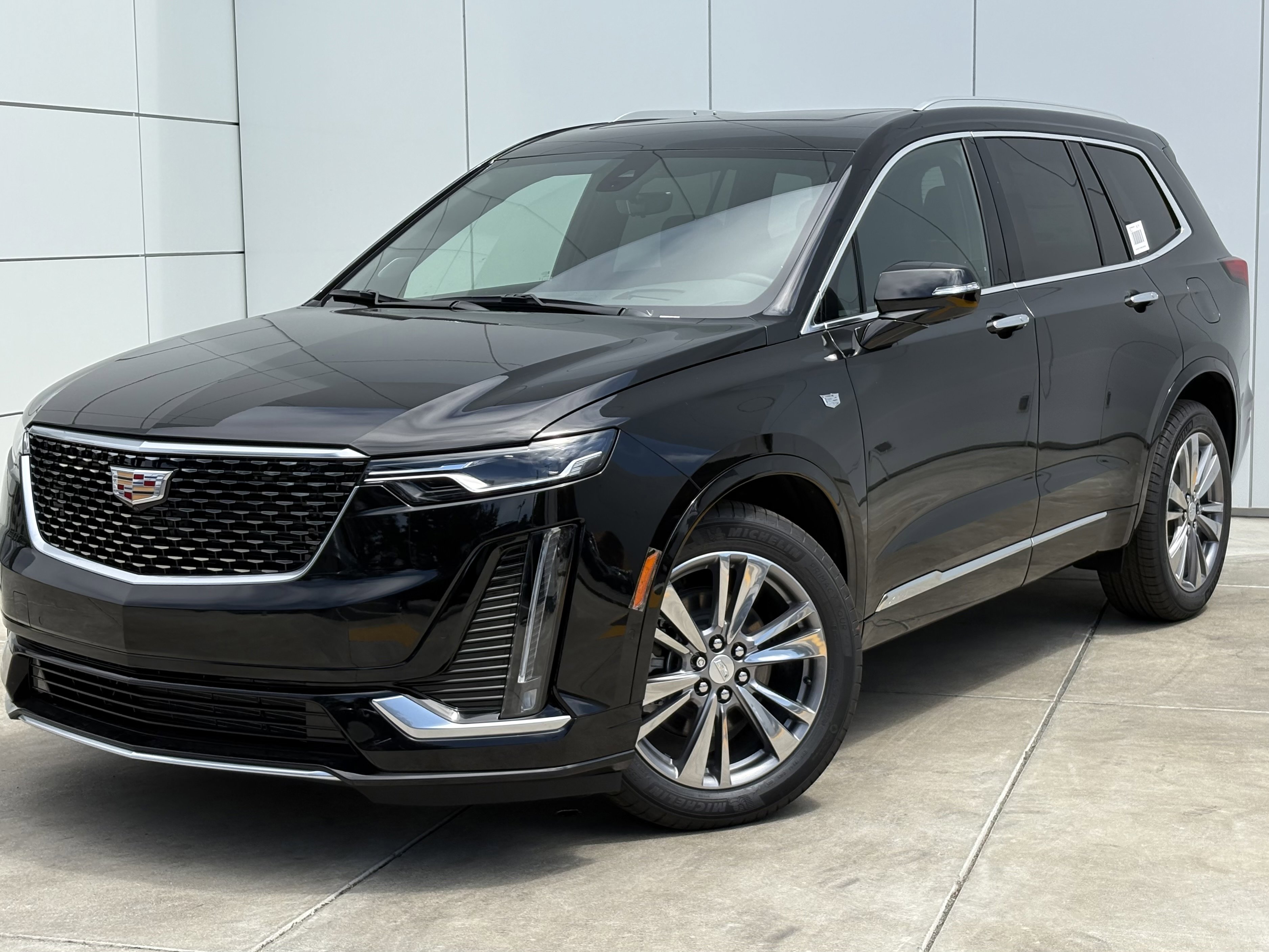 New 2025 Cadillac XT6 Premium Luxury w/ Technology Package image 2