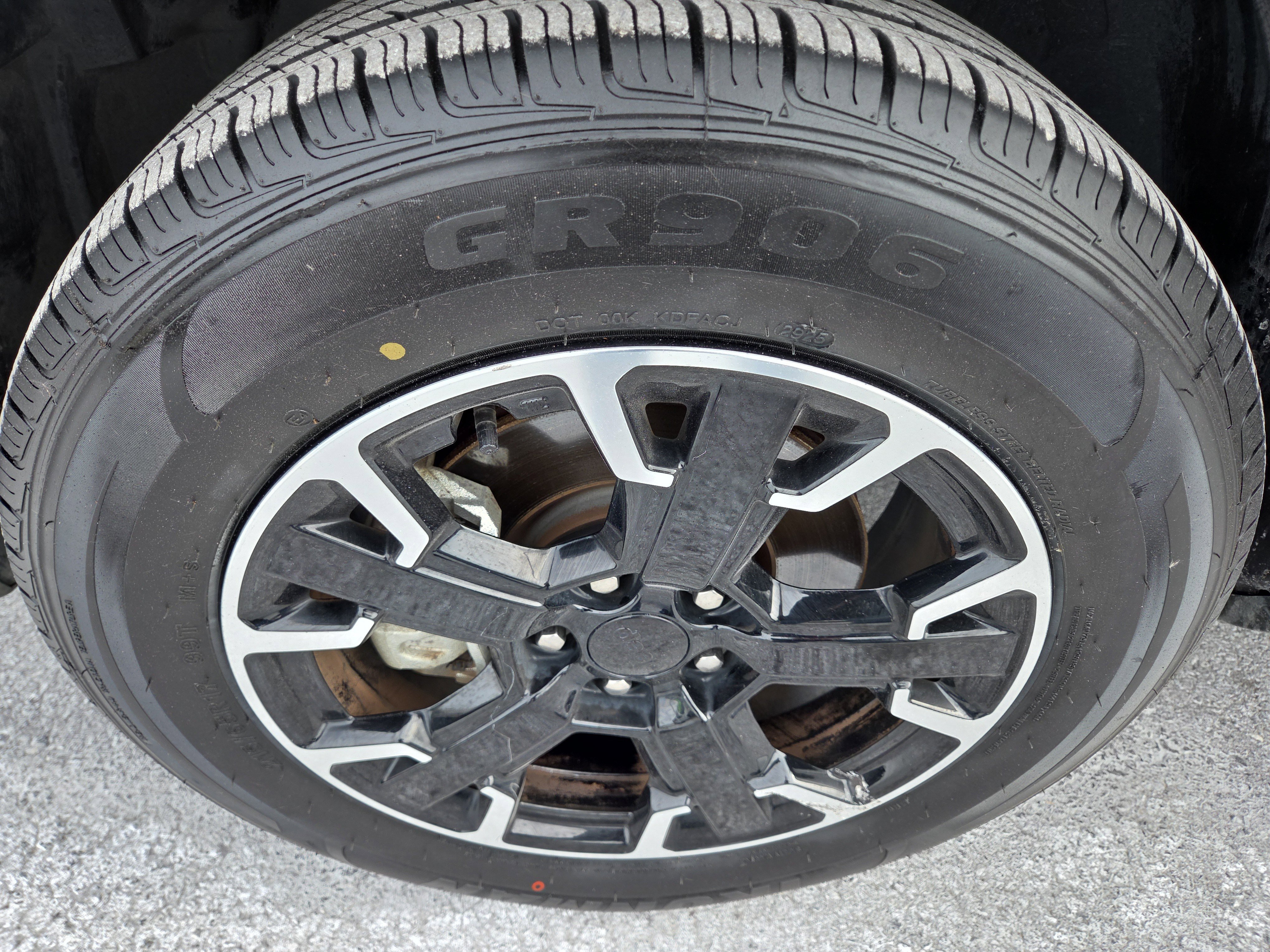 Certified 2023 Jeep Renegade Latitude AWD/4WD image 12
