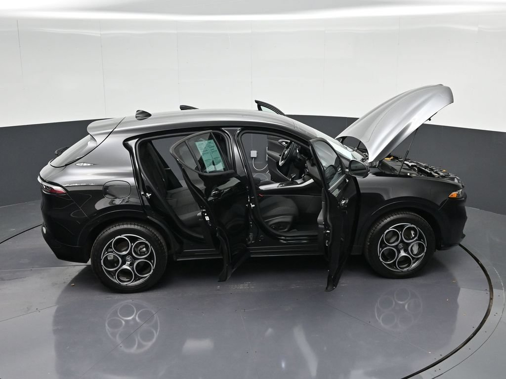 Used 2025 Alfa Romeo Tonale AWD/4WD image 43