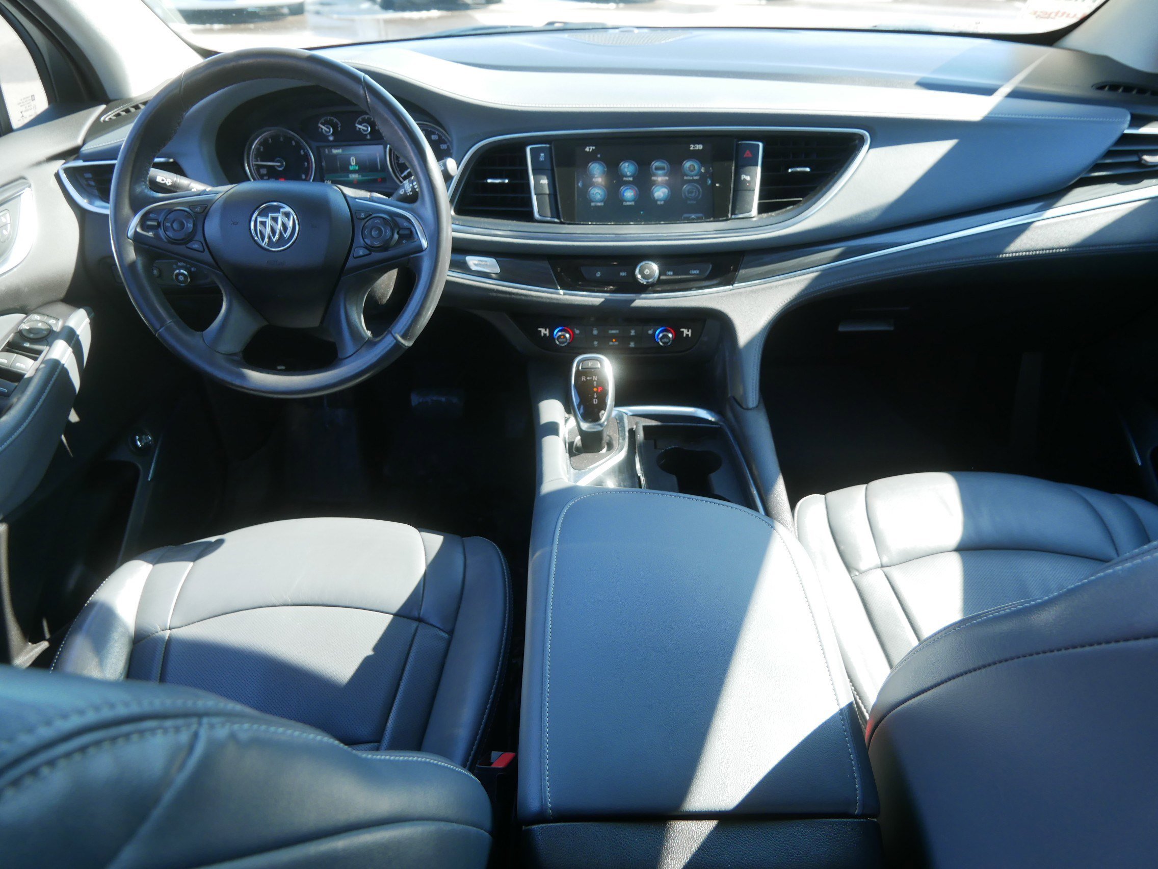 Used 2018 Buick Enclave Essence image 10