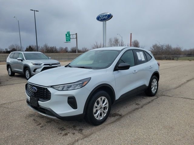 Used 2025 Ford Escape Active image 17