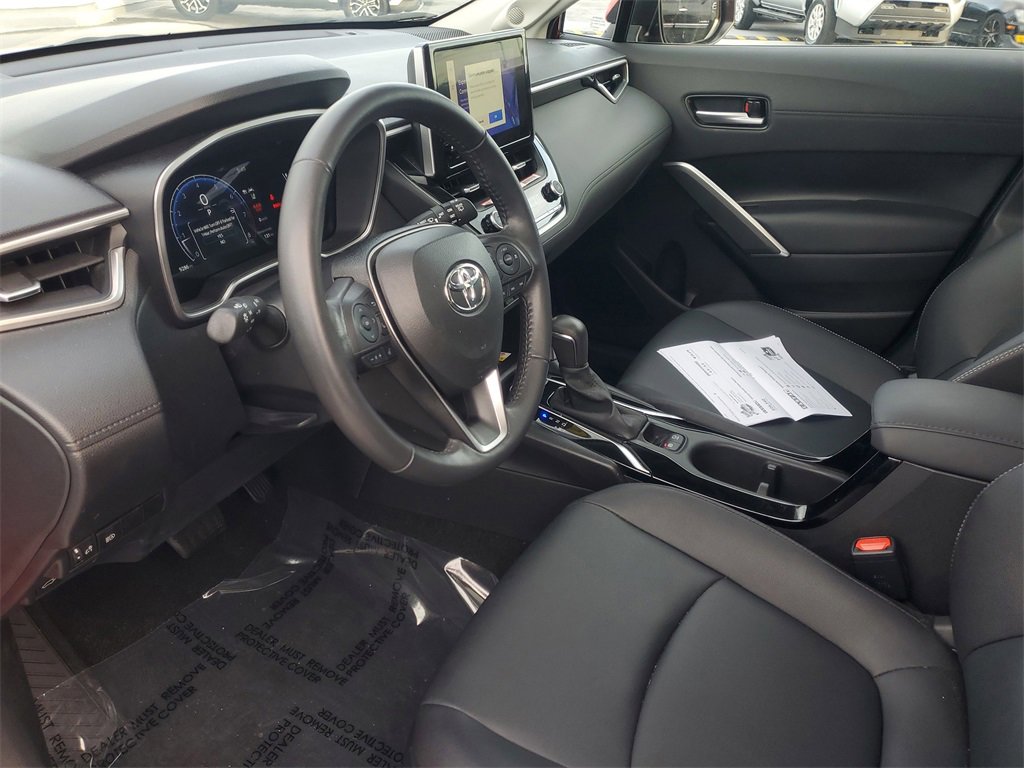 Used 2023 Toyota Corolla Cross XLE image 17