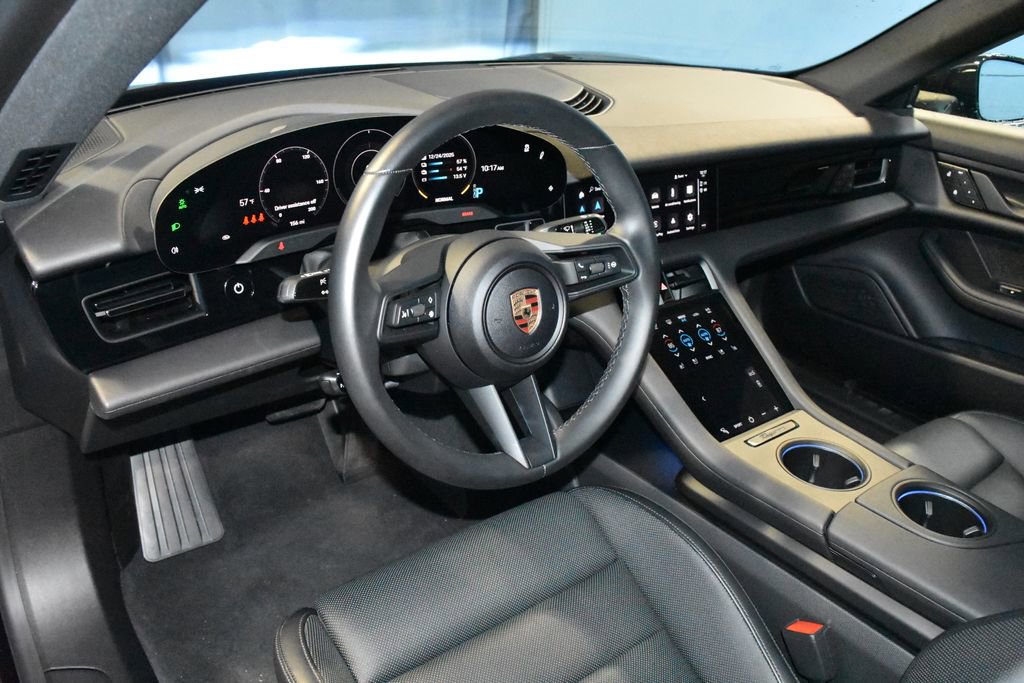 Used 2024 Porsche Taycan image 4