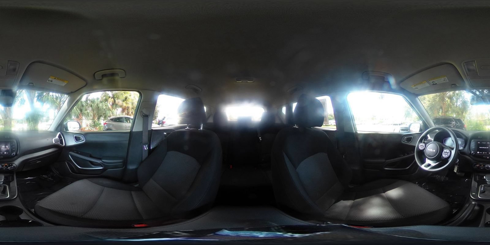 Used 2025 Kia Soul LX w/ LX Technology Package FWD image 39