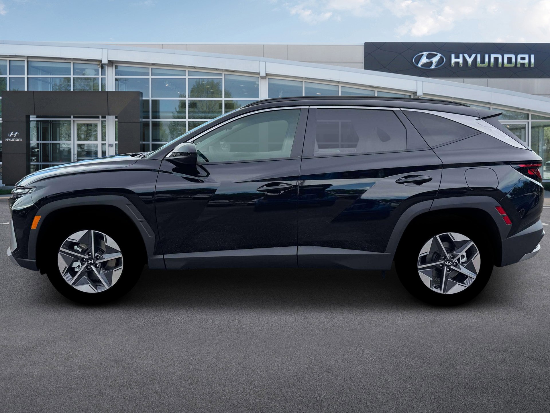 New 2026 Hyundai Tucson SEL image 3