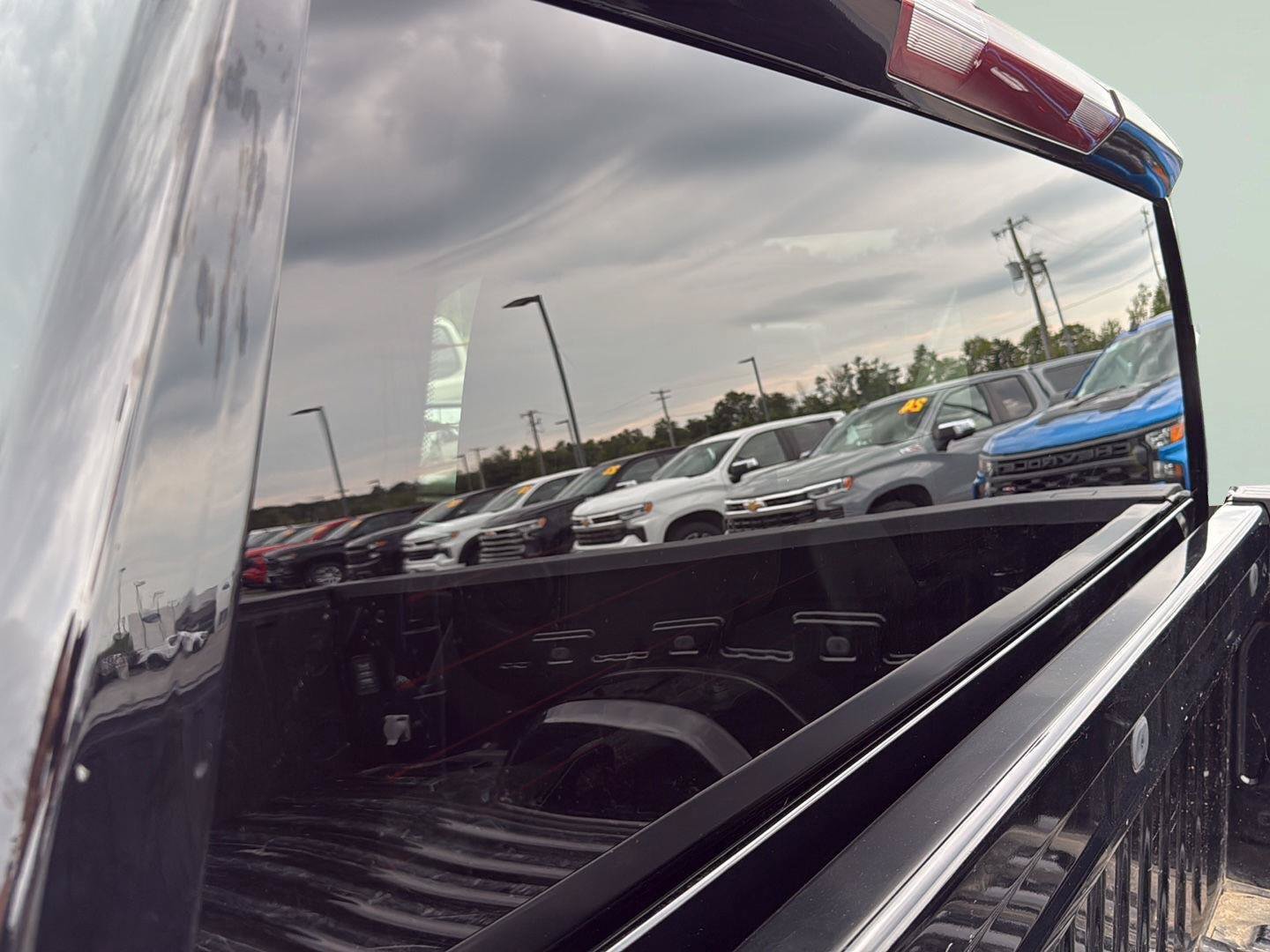 Used 2023 Chevrolet Silverado 1500 LT AWD/4WD image 27