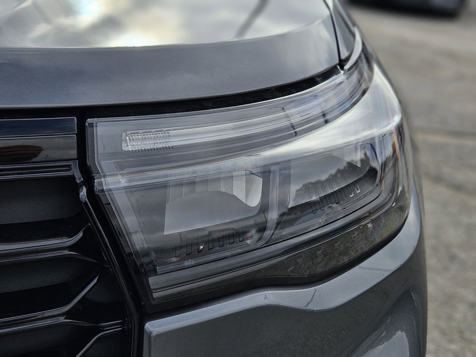 Certified 2025 Ford Explorer ST-Line image 11